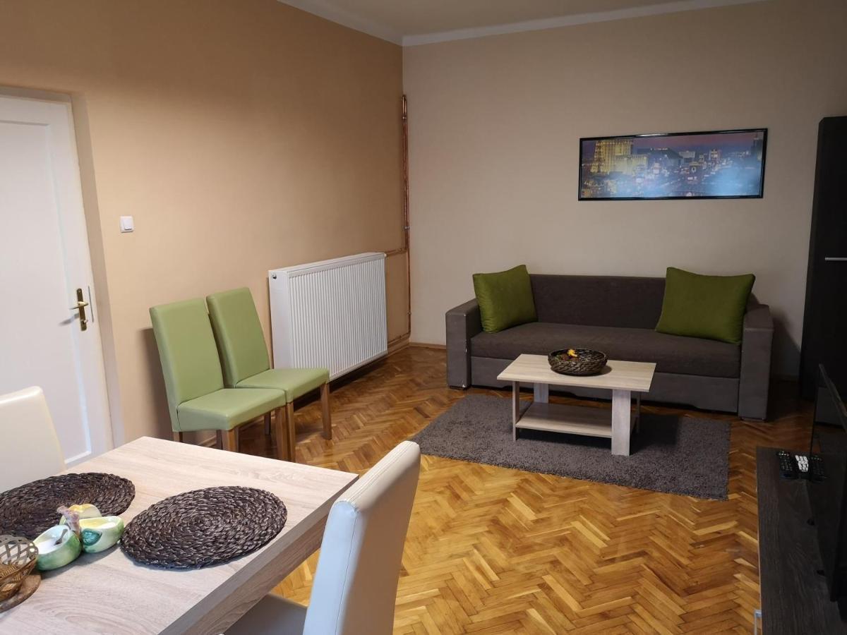 Veva Apartman - Eger Maganszallashely Bagian luar foto