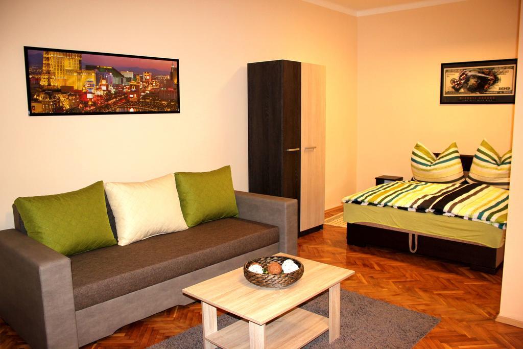 Veva Apartman - Eger Maganszallashely Bagian luar foto