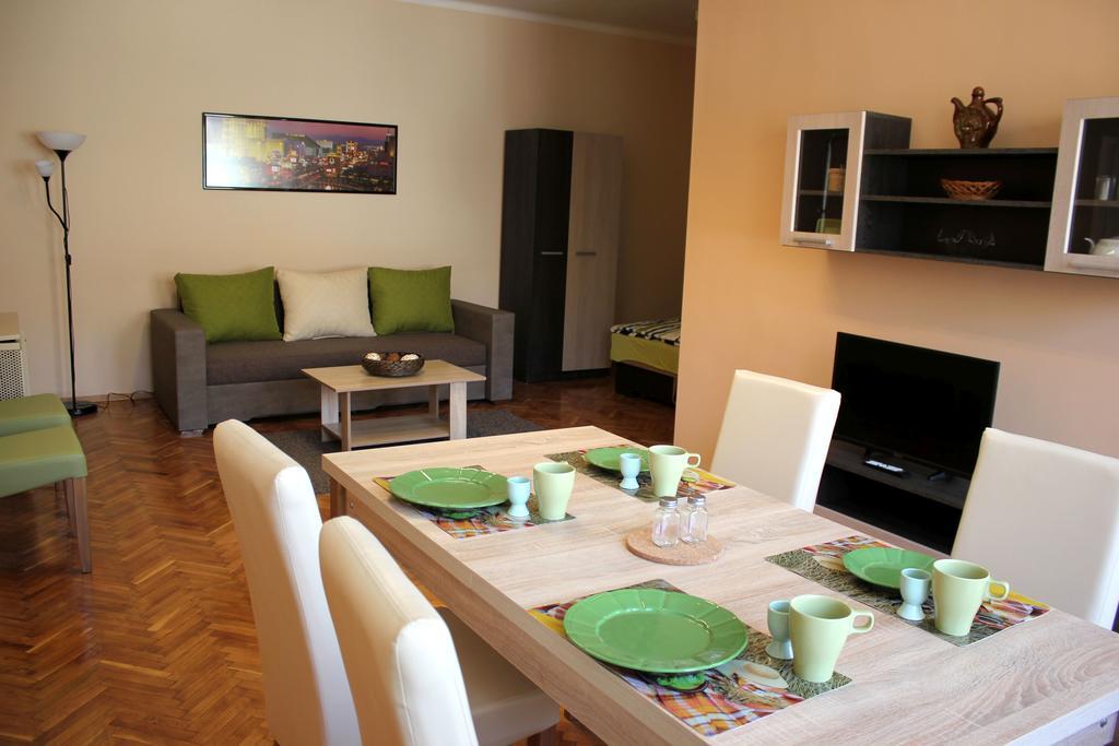 Veva Apartman - Eger Maganszallashely Bagian luar foto