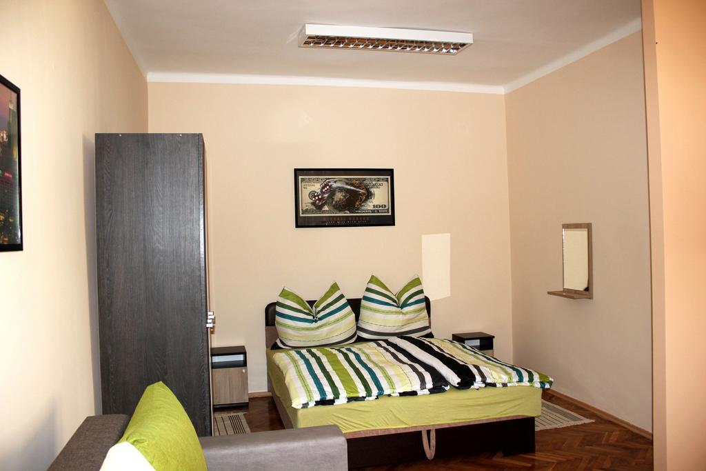 Veva Apartman - Eger Maganszallashely Bagian luar foto